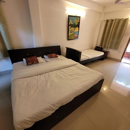 Hilltop Lodge Guwahati Chambre photo