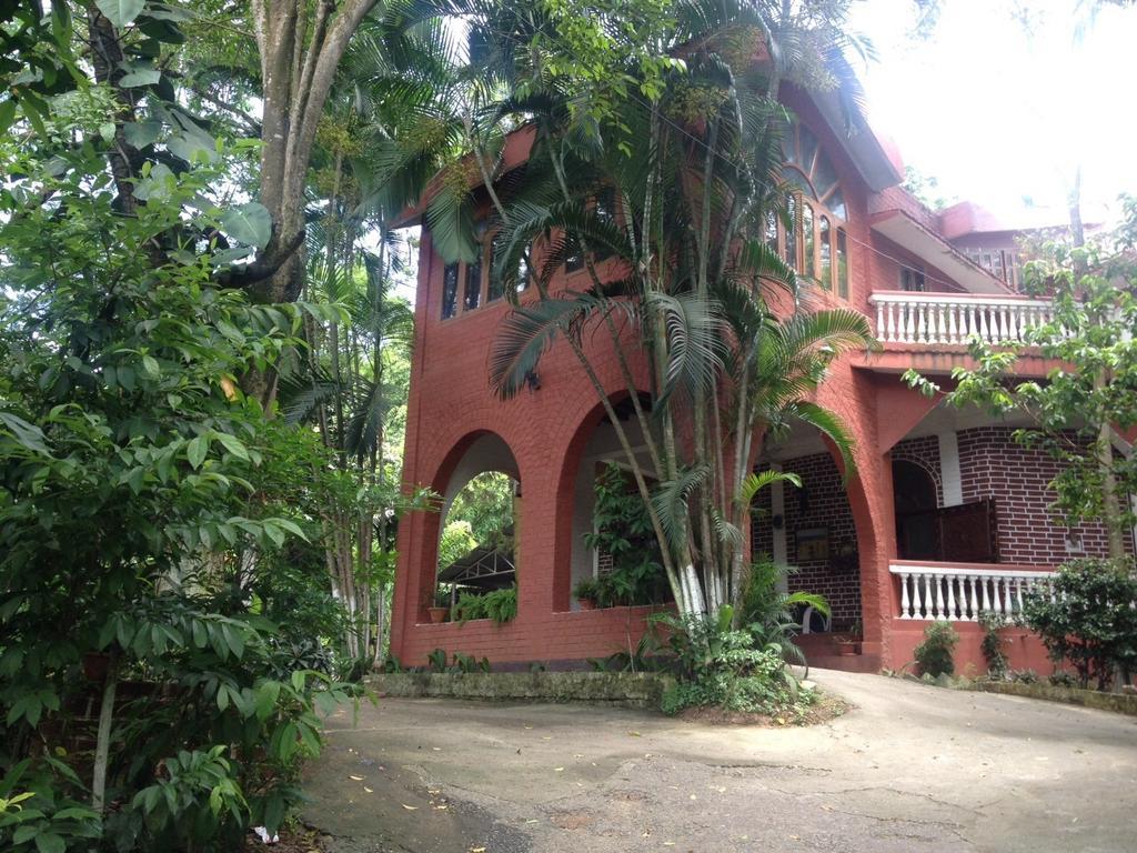 Hilltop Lodge Guwahati Chambre photo